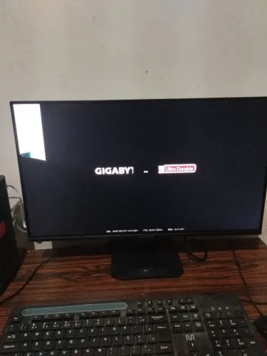 Monitor Gigabyte Gamer 24" 144Hz - PARA RETIRADA DE PEÇAS 