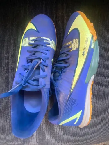 Chuteira Nike society