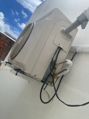 Ar condicionado Samsung Wind Free ( com defeito )