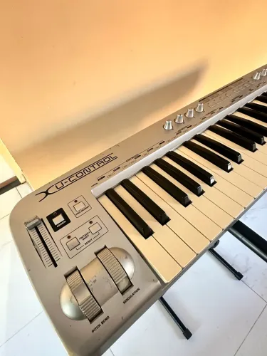 Controlar teclado 61 teclas impecável