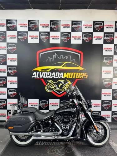 Harley-davidson heritage flhcs 2020 22.000 km. Emplacada e á pronta entrega