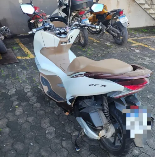 Vendo MOTO PCX LINDA