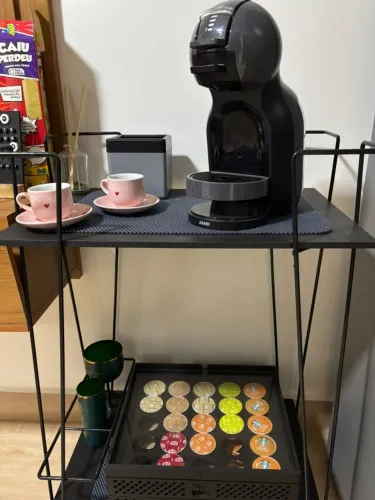 Cafeteira 3 Corações C/ Suporte para cápsulas