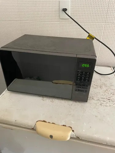 Freezer, máquina de lavar e microondas