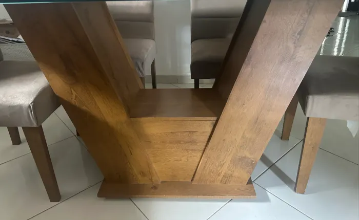 Mesa de Jantar com 6 Cadeiras - Excelente Estado