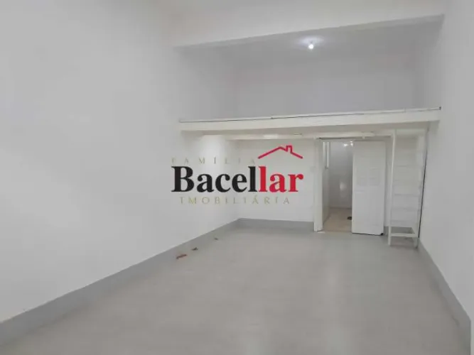 Loja : / Comercial / Jacaré