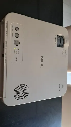 VENDO PROJETOR NEC VE 282