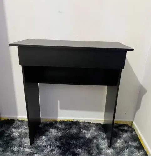 Mesa de computador compacta 