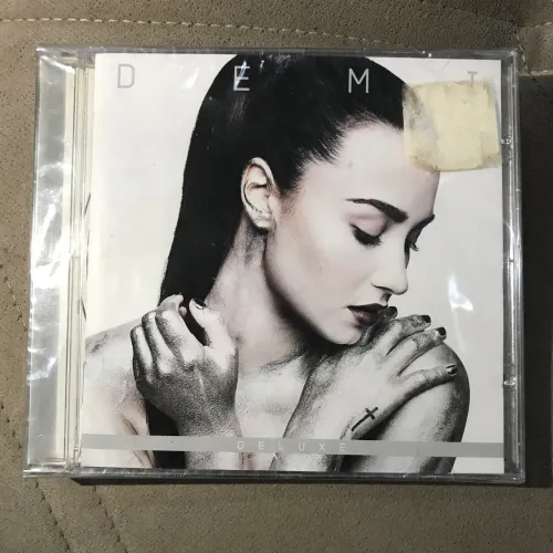 CD DEMI DELUXE