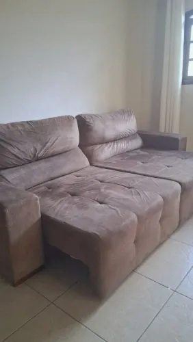 Sofá retratil semi novo