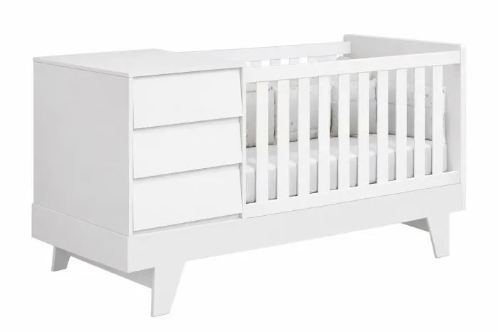Berço Americano multifuncional que também vira cama.