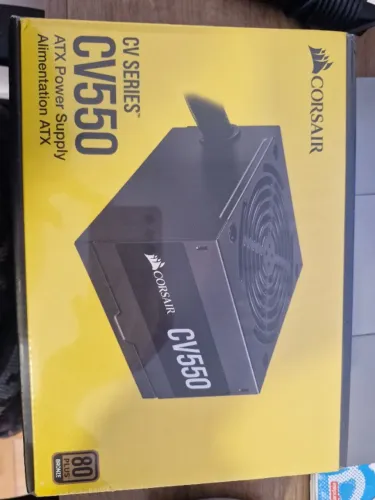 Fonte CV550 Corsair
