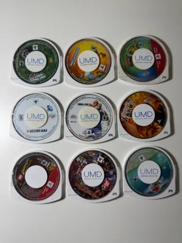 Lote com 9 Jogos Originais de PSP (UMD) - Somente Discos - Diversos Títulos