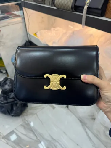 BOLSA italiana CLASSIQUE TRIOMPHE EM COURO DE BEZERRO BRILHANTE Celine