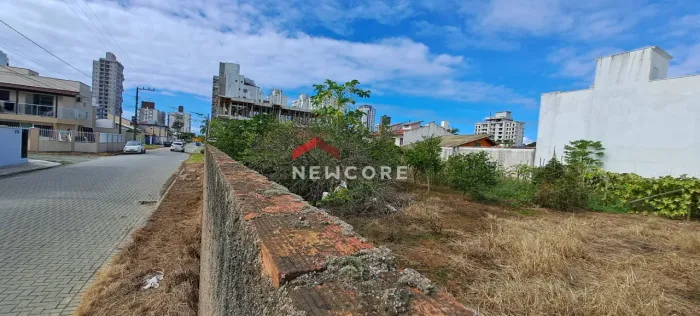 Lote em Rua Ayrton Senna - Itacolomi - Balneário Piçarras/SC