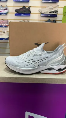Tênis esportivo Mizuno