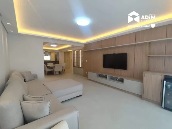 Aluguel anual: Apartamento frente mar com 4 suítes no centro de Balneário Camboriú