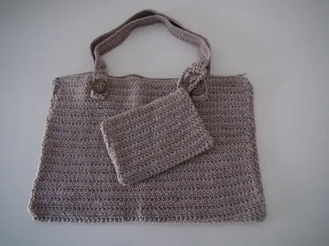 Bolsa Croché feita de Barbante + Menor (nécessaire)