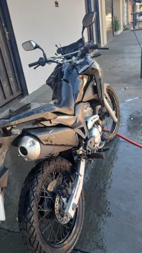 Vendo moto XRE 300