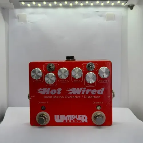 Wampler Hot Wired é um pedal duplo de overdrive/distorção ,pedal Plexi Marshall _