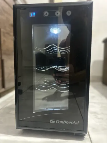 Vendo Adega / Frigobar para 8 garrafa 