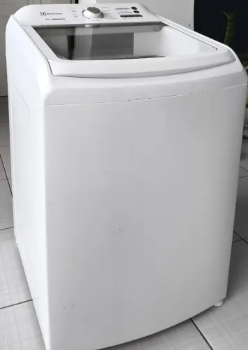 Máquina de lavar roupas 15 kg Eletrolux