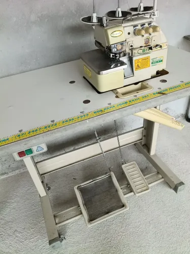 Vendo máquina overloque industrial 