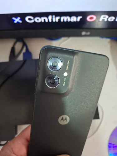 Vendo celular moto g55 256 gigas 8 ram zero