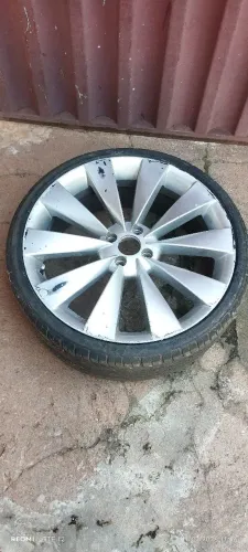 Roda liga leve aro 19 vendo ou troco por Aro 15