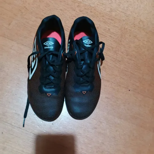 Chuteira Umbro