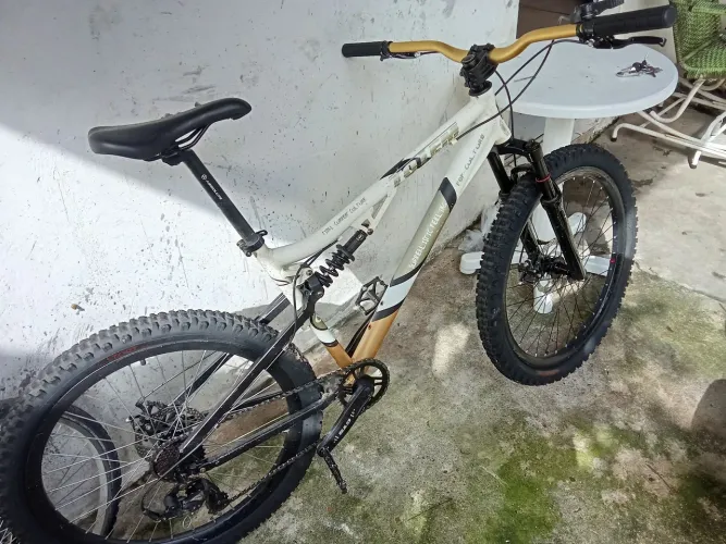 Bicicleta aro 26 sportiva alumínio totem Gold