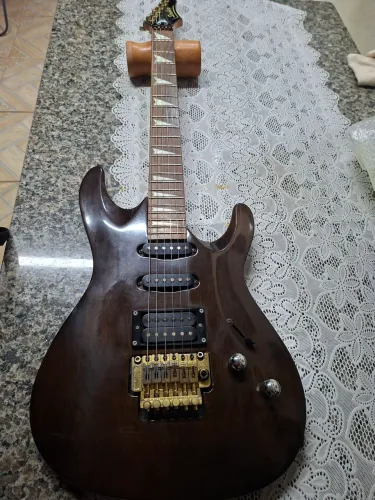 Guitarra Strinberg