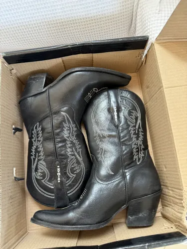 Bota vimar feminina , tamanho 37. NOVA