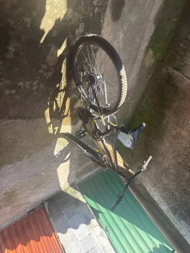 Vendo bicicleta de marcha bem conservada Caloi