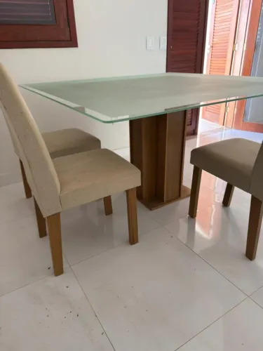 Tampo de vidro + mesa com 3 cadeiras