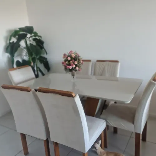 Mesa já tar com 6 cadeiras