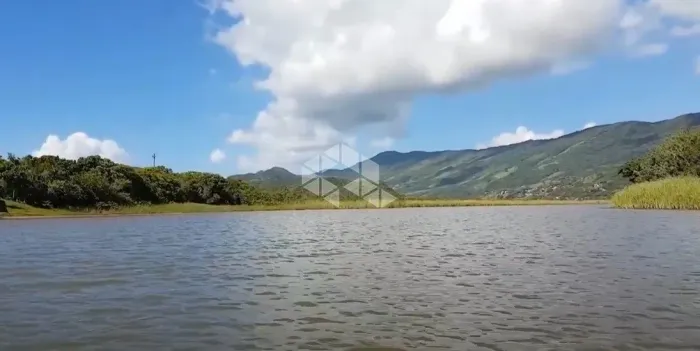 Terreno beira da Lagoa do Macacu em Garopaba-SC