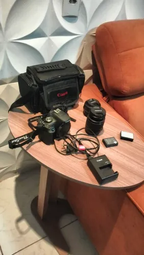 Camera Canon T7
