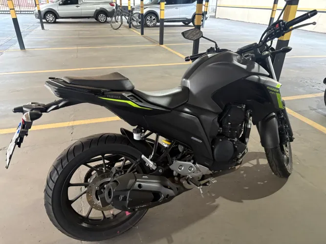 FZ 25 BEM CONSERVADA
