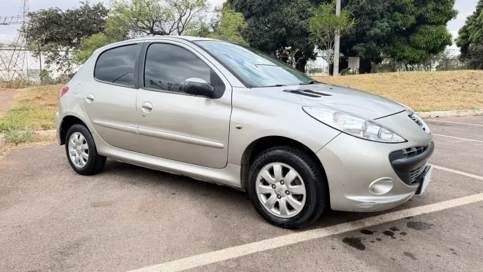 Peugeot 207 XR Sport 1.4 Flex 8V 5P 2011
