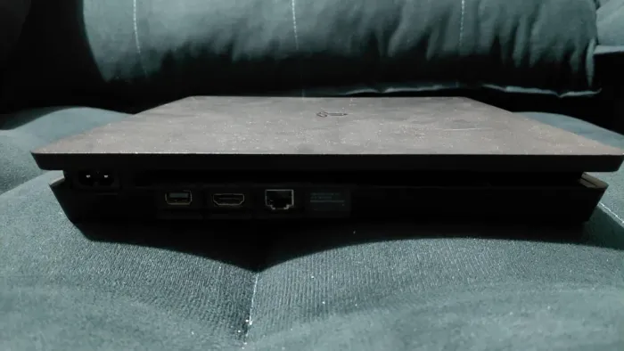 Playstation 4 Slim 500gb com 6 jogos