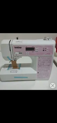 Máquina de costura da brother SQ 9100