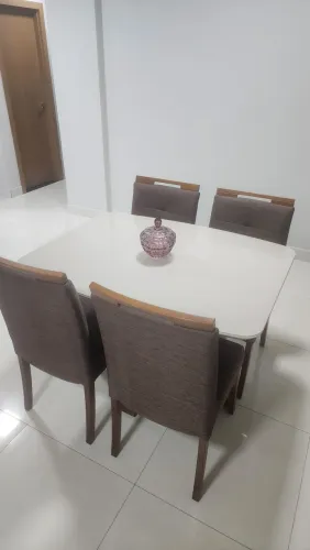 Mesa de jantar com 4 cadeiras MADEIRA LEGÍTIMA