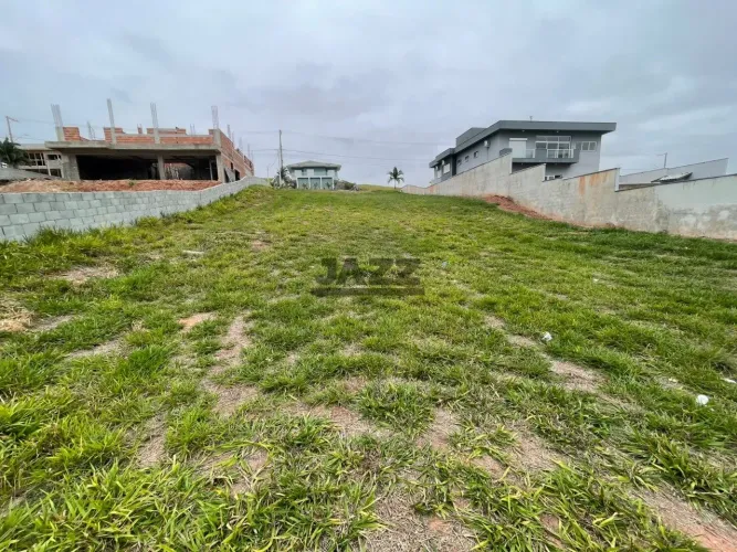 TERRENO EXCLUSIVO À VENDA | 1.200 m² | CONDOMÍNIO SANTA MARIANA