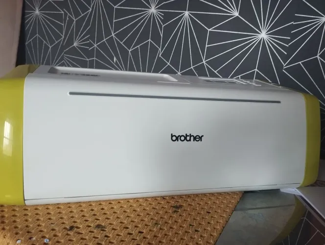 Máquina de corte brother 
