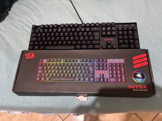 - Teclado Mecânico Redragon, Mitra, Preto, RGB, Switch Outemu Blue - K551