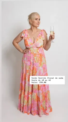 Vendo esses vestidos
