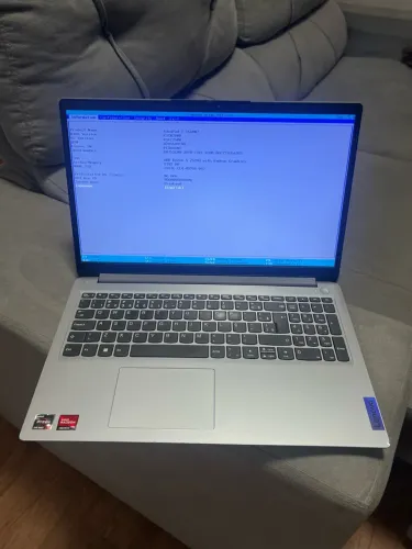 Notebook Lenovo Ryzen 5 7620u 8gb ram ddr5 256gb SSD placa de vídeo 2gb