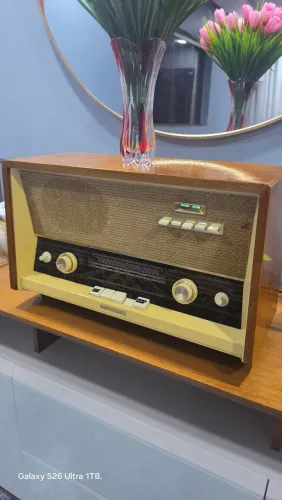 Rádio Holandês Philips Funcionando