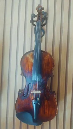 Violino muito Antigo 